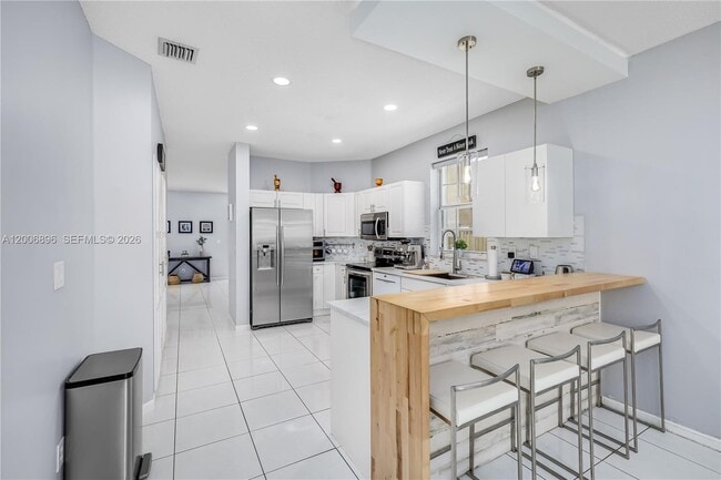 Building Photo - 14972 SW 50th Ct