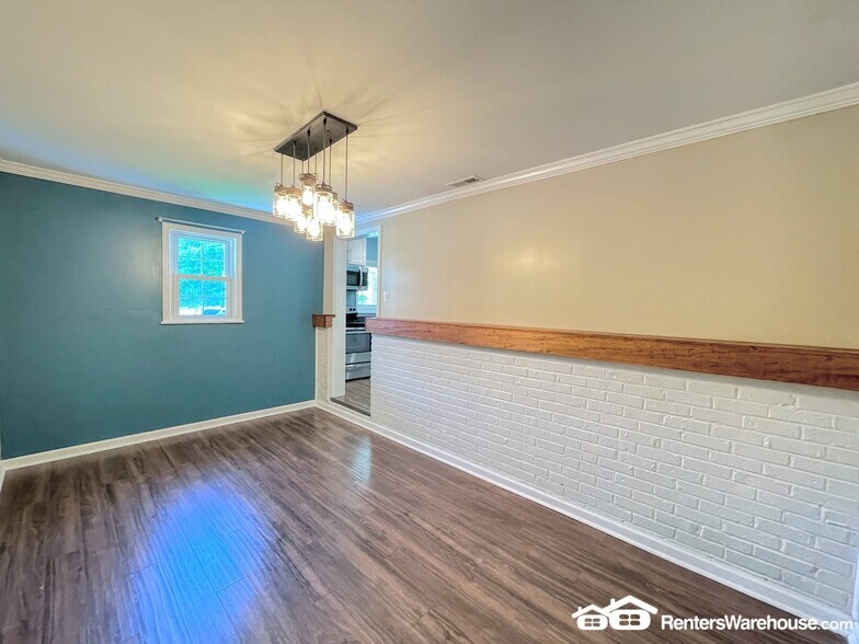 Building Photo - 3308 Hornsea Rd