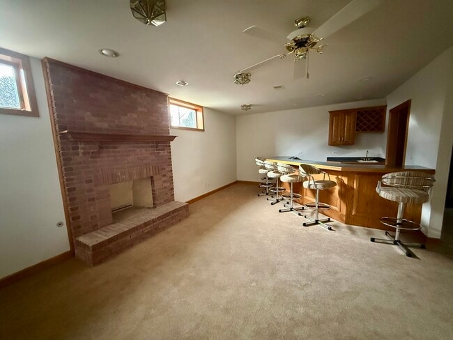 Building Photo - 15141 Arbor Dr