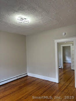 Building Photo - 526 Garden St