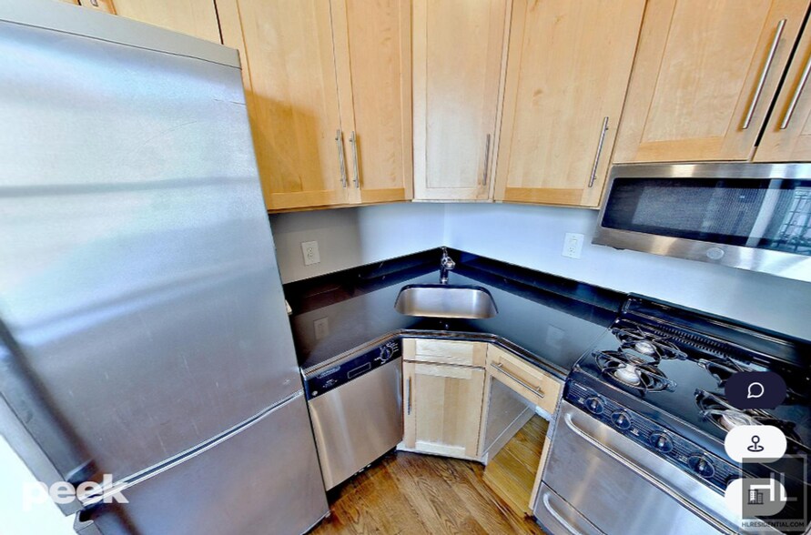 Building Photo - AMAZING ONE BEDROOM APARTMENT!! AMAZING DE...
