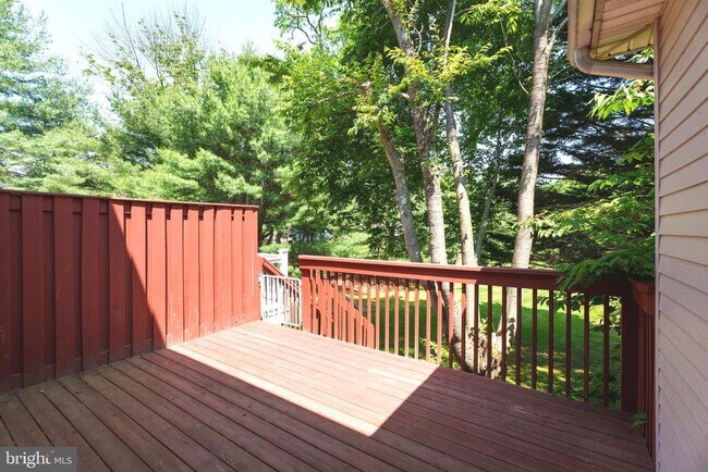 Building Photo - 22 Stonewall Cir