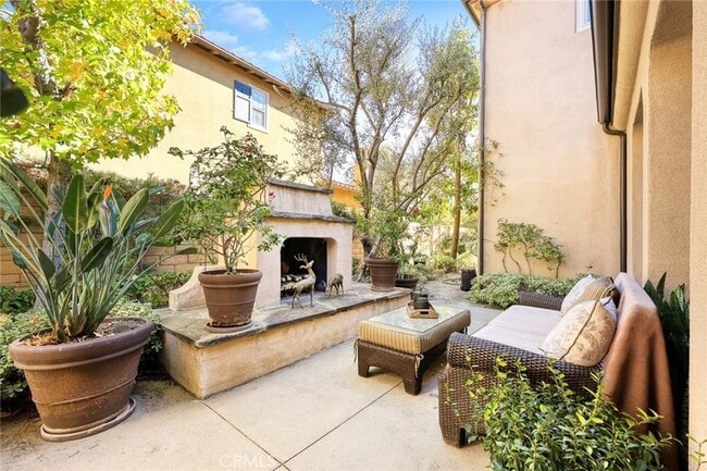 Building Photo - 19668 Three Oaks Ln