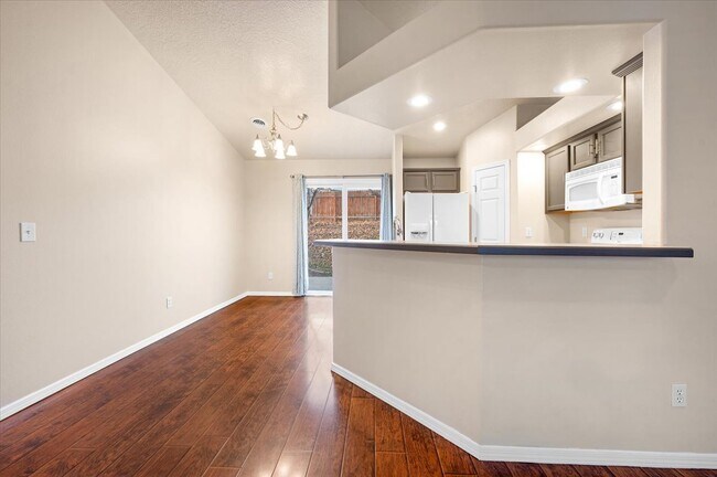 Building Photo - 3685 S Creekwood Way