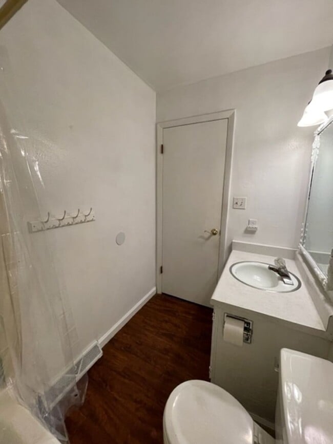 Building Photo - Redlands 3 bed 1.5 bath with yard