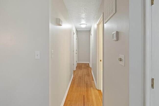 Building Photo - 359 Montgomery Cir