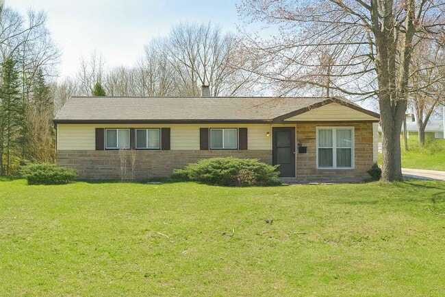 Primary Photo - 25240 Sandhurst Rd