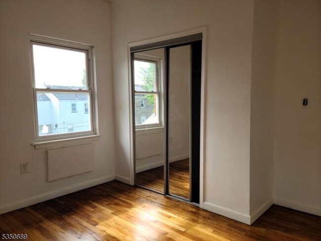 Building Photo - 308 Franklin Ave