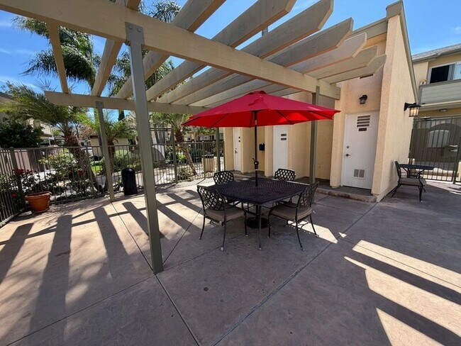 Building Photo - 5402 Balboa Arms Dr