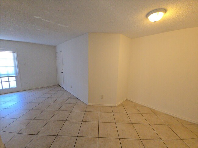 Building Photo - 1307 Brenda Ln