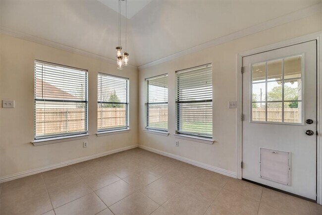 Building Photo - 121 Price Cir