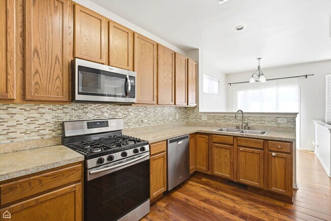 Building Photo - 487 W Hamlin Ln