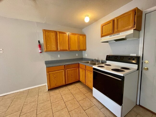 Building Photo - 310 S B St