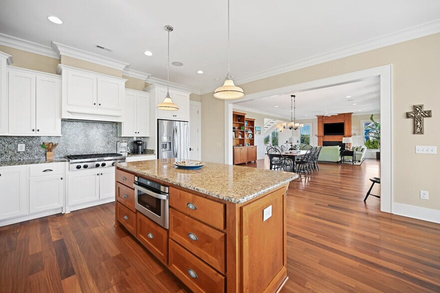 Building Photo - 205 Sea Island Dr