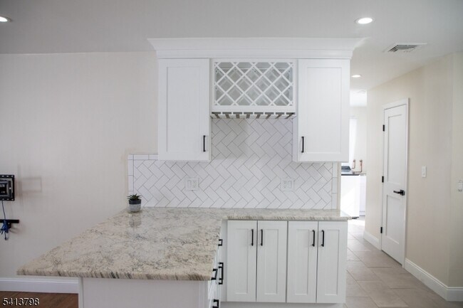 Building Photo - 711 Brooklyn Ave