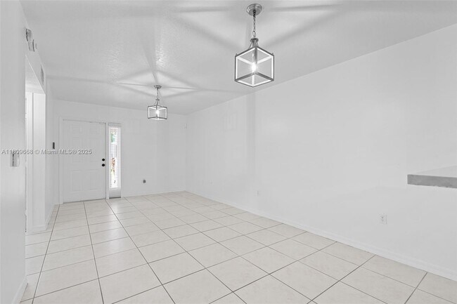 Building Photo - 1261 SE 29th St