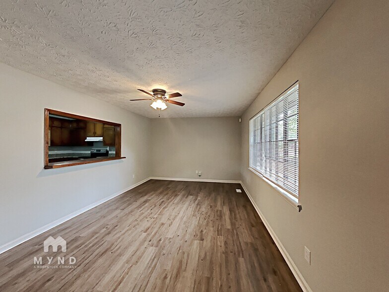 Building Photo - 3553 Charlotte Dr