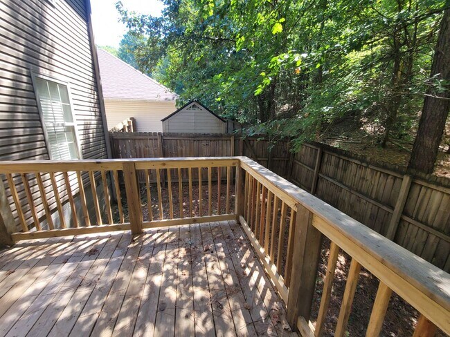 Building Photo - Home in Benton