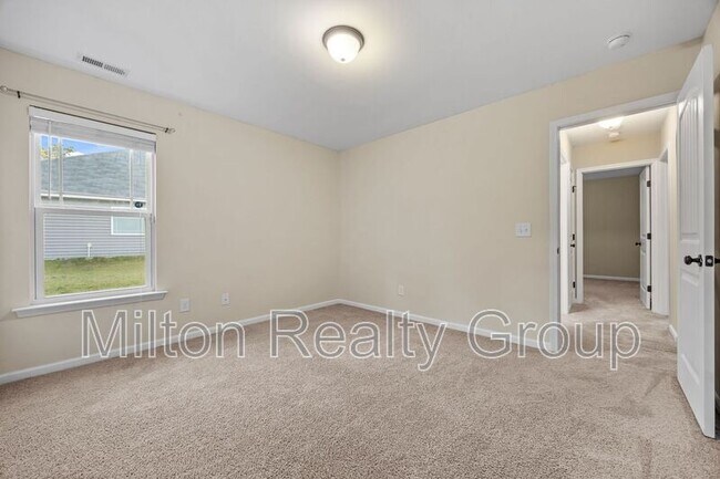 Building Photo - 111 Angel Oak Dr