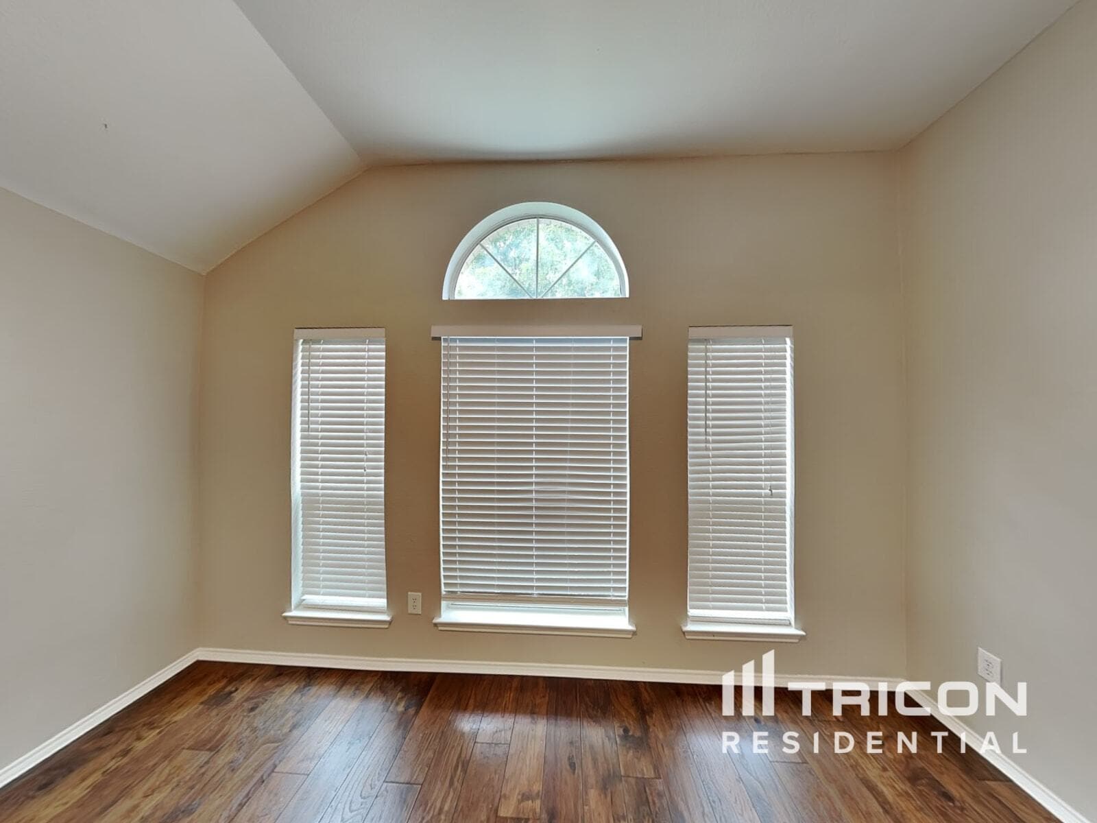Building Photo - 102 Chesterfield Cir