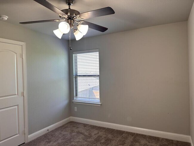 Building Photo - 6801 Jade Dr