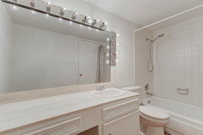 Building Photo - 14719 Barryknoll Ln