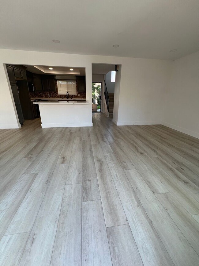 Building Photo - Charming upgraded home!