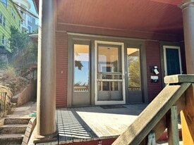 Building Photo - 1843 SW 16th Ave