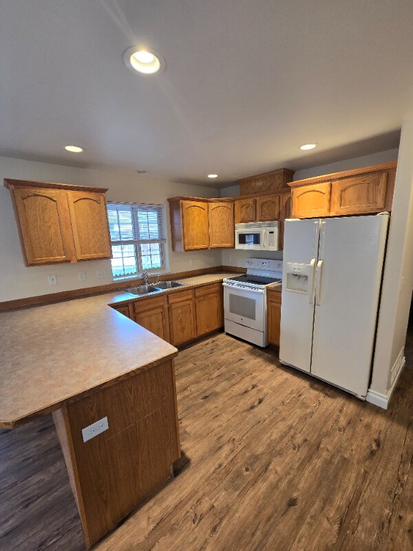 Building Photo - 1007 Redpoll Loop