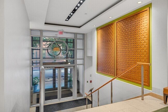 Building Photo - 17 Otis St