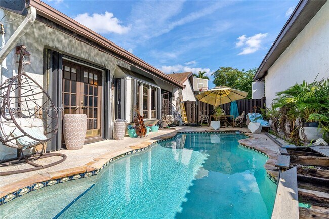 Building Photo - 1420 W Sandpiper Cir