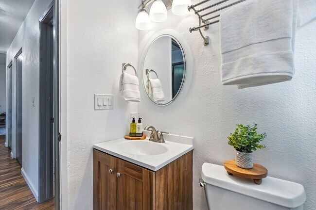 Building Photo - Single-Story 3 Bedroom Home in Quiet El Do...