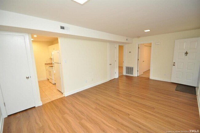 Building Photo - 100 Carmichael Ct