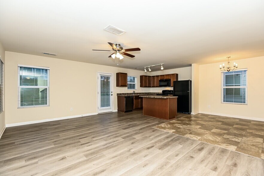 Building Photo - 83 Sharp Wy