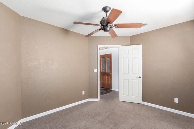 Building Photo - 11305 E Sunnyside Dr