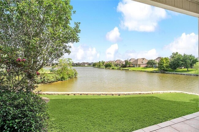 Building Photo - 109 Grand Champions Ln