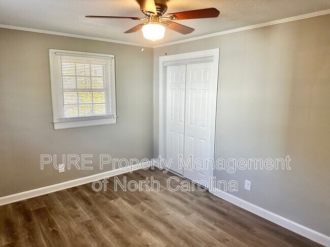 Building Photo - 504A Moore Dr