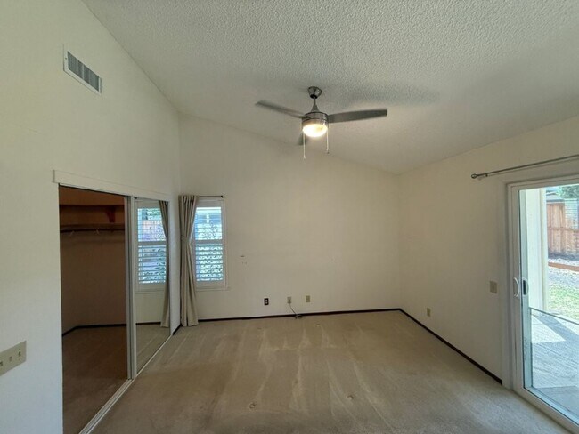 Building Photo - Modern 4 Bedroom One Story *Vacaville