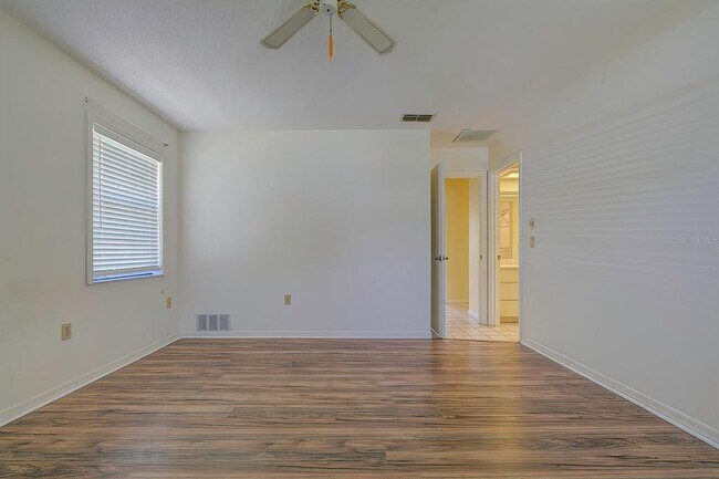 Building Photo - 8992 Hernando Way