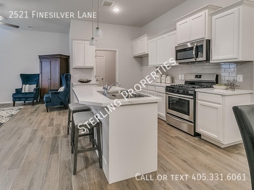 Building Photo - 2521 Finesilver Ln