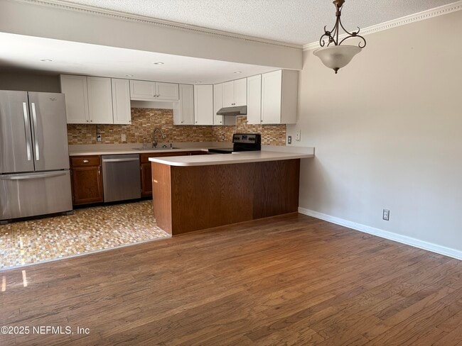 Building Photo - 10358 Big Tree Ln