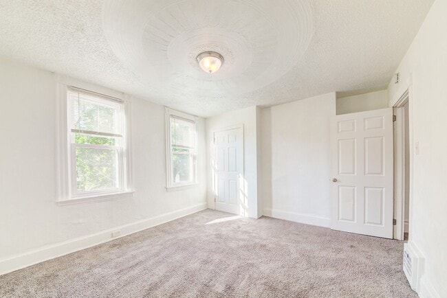 Building Photo - 24 Penelope St