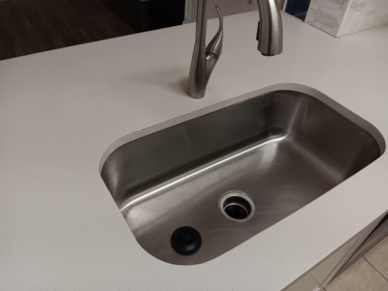 Building Photo - 7025 Hemlock Ave