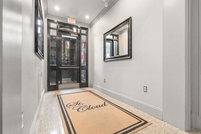 Building Photo - 567 Tremont St