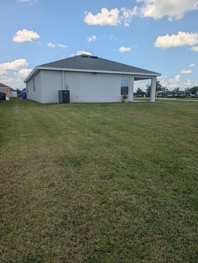 Building Photo - 3902 White Ibis Rd