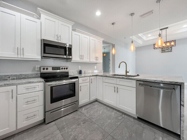 Building Photo - 1703 W Rio Vista Ave