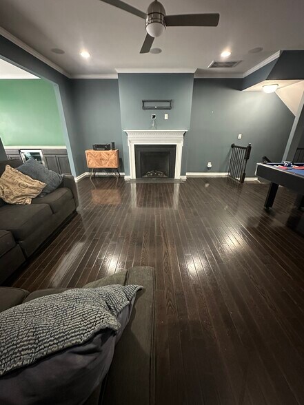 Building Photo - 239 Lincoln St