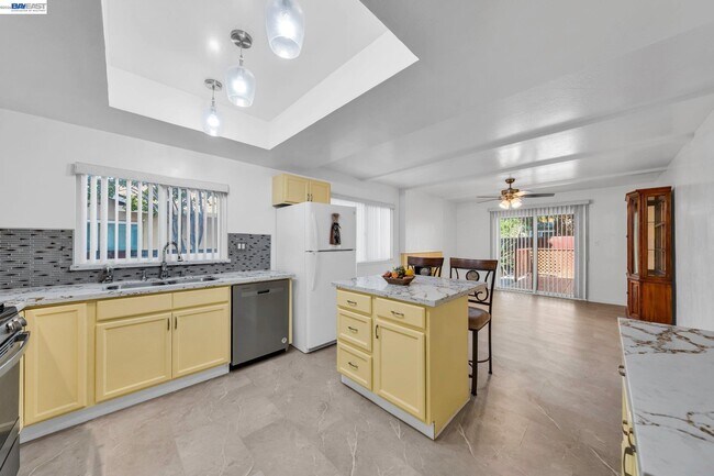 Building Photo - 1810 Boxwood Dr