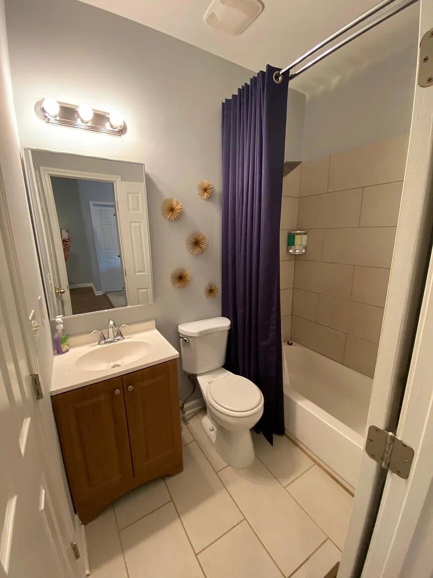 Building Photo - Room in Duplex on Jones Ave NW