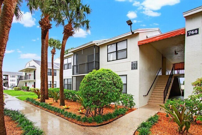 Building Photo - 744 Executive Center Dr